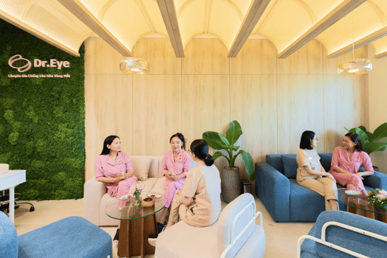 Slider image (8) Dr. Eye Aesthetic Clinic